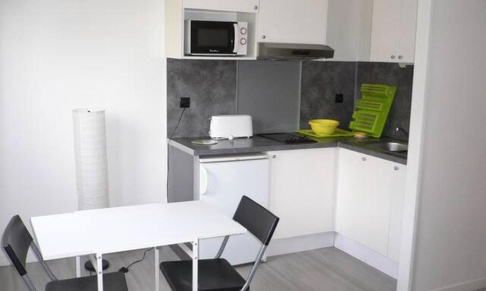 Coteaux Ouest Apartamento | Appartement Nickel et confortable