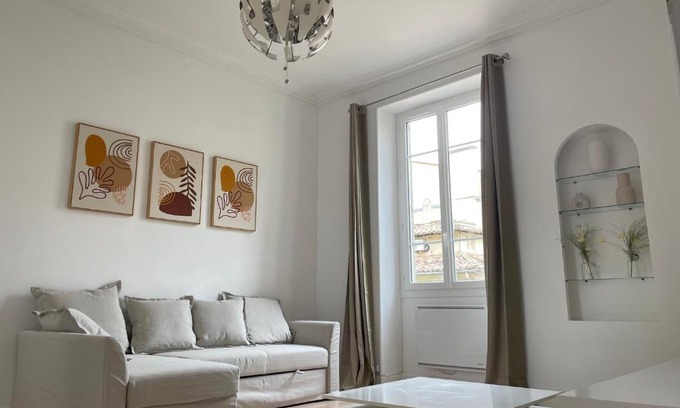 Quartier Administrations Apartamento | Appartement Nimes Arènes