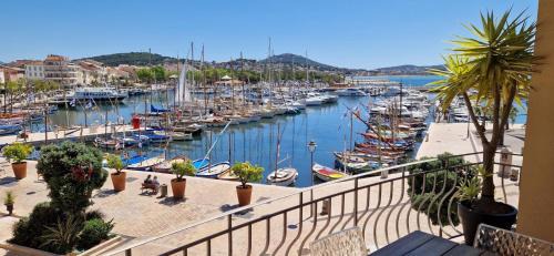 Sanary-sur-Mer Apartamento | Appartement Port avec vue Mer juste devant les Bateaux