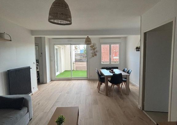 Besancon Apartamento | Appartement proche gare avec terrasse