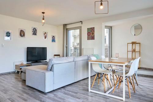 Lille-Moulins Apartamento | Appartement proche métro & 2 balcons + parking