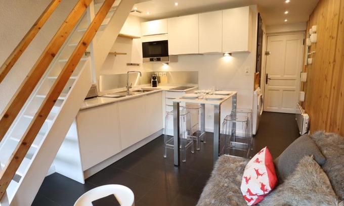 Les Gets Apartamento | Appartement rénové aux Gets, proche centre et télécabines, 1 chambre + mezzanine, parking inclus - FR-1-623-54