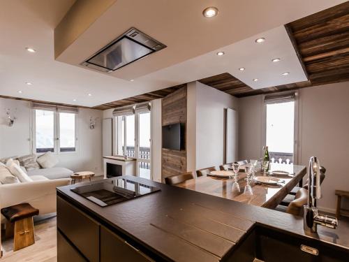 Val-d'Isere Apartamento | Appartement rénové lumineux, ski aux pieds, parking & wifi - Val-d'Isère - FR-1-518-97
