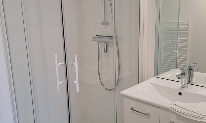 Avrille Apartamento | Appartement Refait à Neuf Tout Équipé en RDC Avec Jardin Terrasse ,barbecue