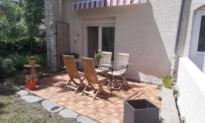 Tence Apartamento | Appartement Rez de Chaussée Avec Terrasse au Centre Ville de Tence
