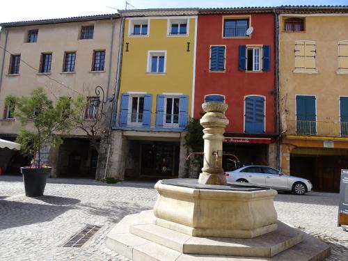 Buis-les-Baronnies Apartamento | Appartement spacieux 6 personnes très lumineux