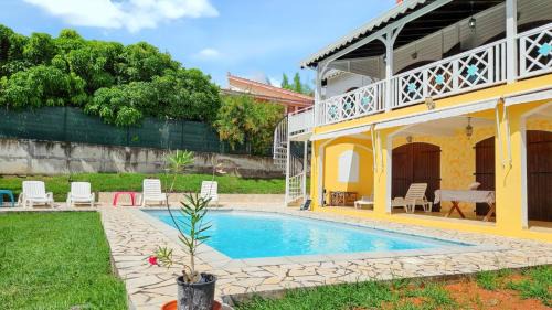 Trois-Ilets Apartamento | Appartement spacieux aux Trois-Îlets avec piscine partagée