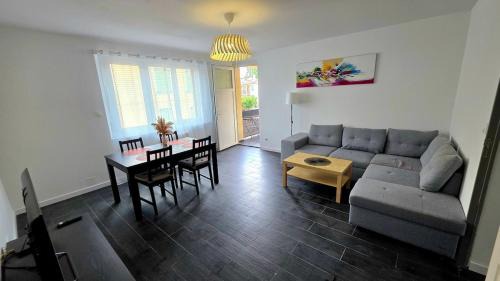 Salernes Apartamento | Appartement spacieux et lumineux