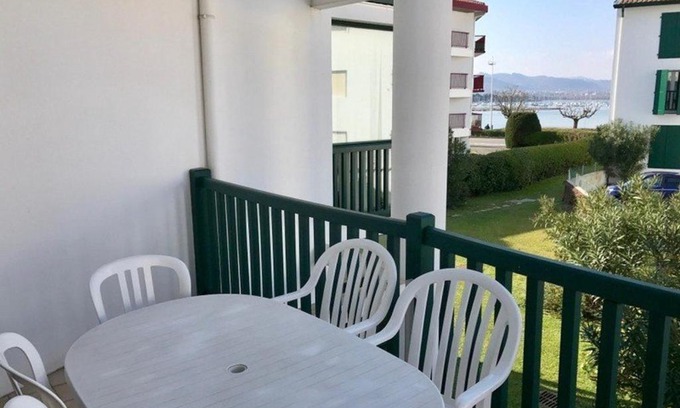 Hendaye Apartamento | Appartement spacieux proche plage avec parking à Hendaye - FR-1-2-299