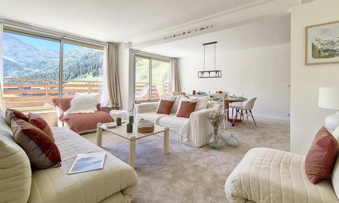 Meribel-Mottaret Apartamento | Appartement spacieux rénové ski aux pieds, balcon, parking, Wi-Fi - FR-1-688-50