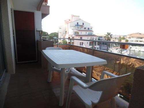 Le Port Apartamento | Appartement traversant 2 pièces, 4 pers, loggias, parking, proche plage - FR-1-750-97