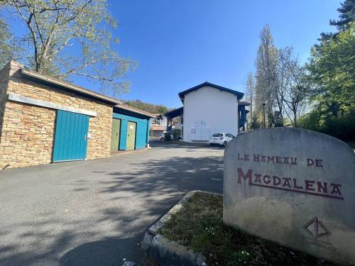 Cambo-les-Bains Apartamento | Appartement T1 Bis avec Terrasse et Piscine à Cambo-les-Bains, 1 Chambre, Parking Privé - FR-1-495-4