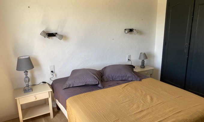 Valaurie Apartamento | Appartement T2 au Dessus de L'auberge Du Laurier
