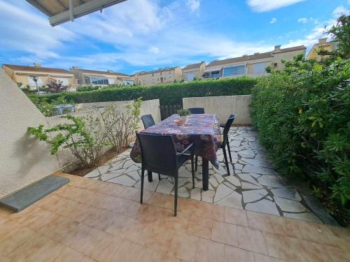 Marseillan Plage Apartamento | Appartement T2 avec Piscine, Terrasse et Parking Privé à Marseillan - FR-1-326-827