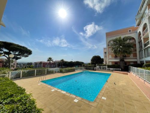 Sete Apartamento | Appartement T2 cabine avec terrasse et parking sécurisé à Sète - FR-1-338-402