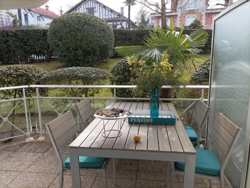 Arcachon Apartamento | Appartement T2 en Front de Mer à Arcachon, Accès Direct Plage, Parking, Animaux Admis - FR-1-374-201