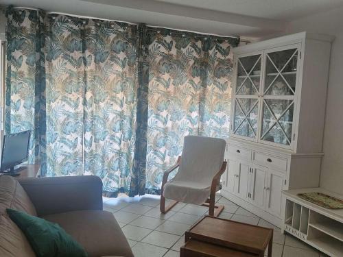 Le Barcares Apartamento | Appartement T2 en RDC avec terrasse, piscine, et parking - FR-1-195-47