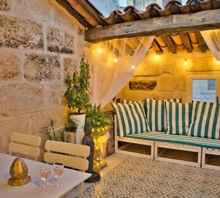 Uzes Apartamento | Appartement-Terrasse Centre Historique