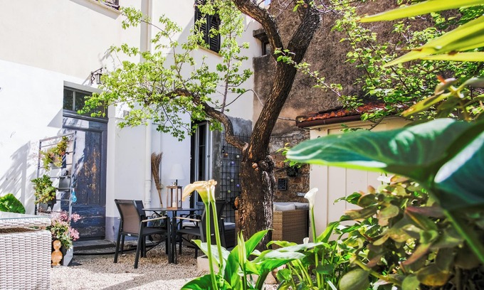 Riou - Petit Juas - Av de Grasse Apartamento | Appartement Très Cosy Avec Jardinet