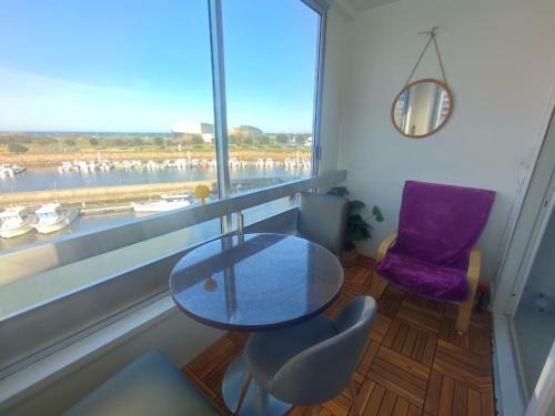 Courseulles-sur-Mer Apartamento | Appartement vue sur mer & le port de Courseulles-sur-Mer