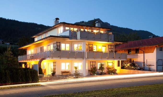 Fieberbrunn Apartamento | Appartementhaus Charisma