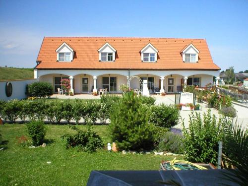 Morbisch am See Casa | Appartementhaus Martina