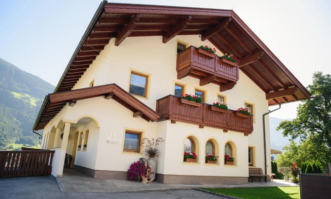 Ried im Zillertal Apartamento | Appartements Spitaler