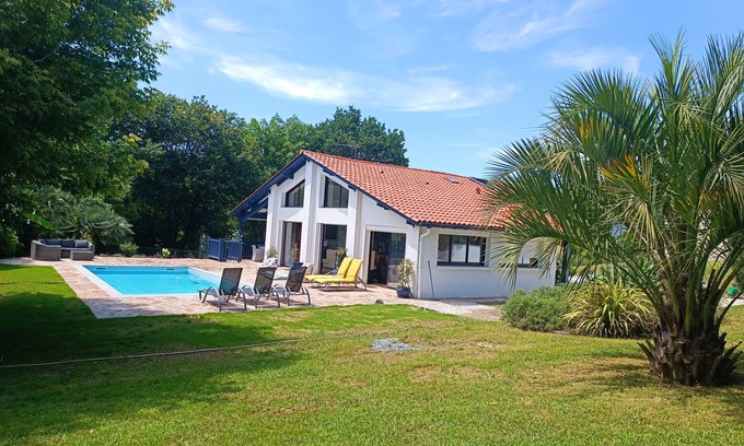 Arbonne Apartamento | VILLA PISCINA CLIMATIZADA + JARDÍN 2500m2 CERCA DE GOLFS Y PLAYAS