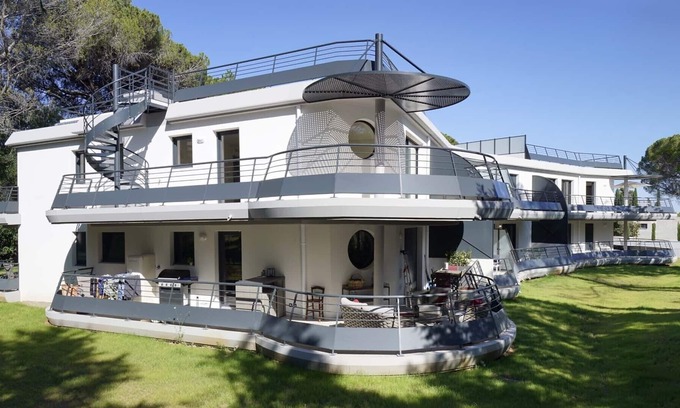 Valescure Apartamento | Appartment Special Golf of Valescure for 4 people - Garage - Pool