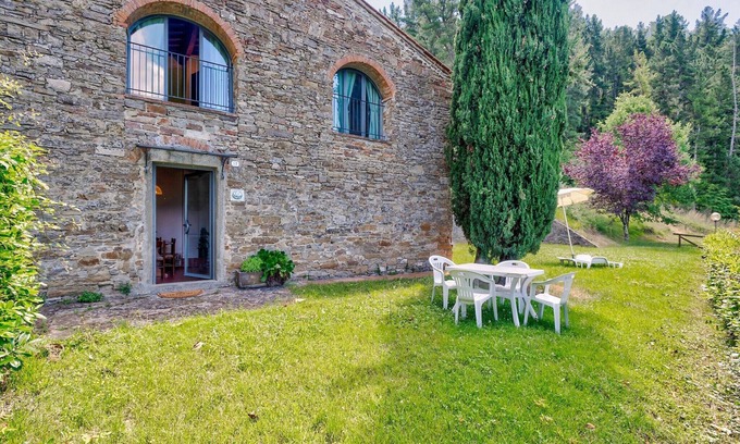 Dicomano Casa | Atractiva casa con piscina