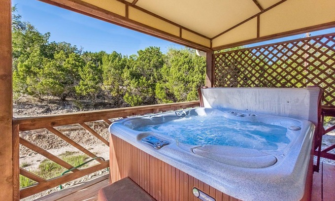 Fredericksburg Cabaña | Appian Way Tuscan Cottage - Private Hot Tub - 4 min. to downtown - Wildlife