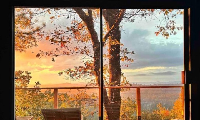 Placerville Casa | Apple Hill’s Mountain House Retreat