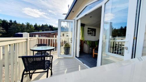 Morpeth Casa | Apple Tree Lodge Hot Tub 3 bedroom 2 Bars