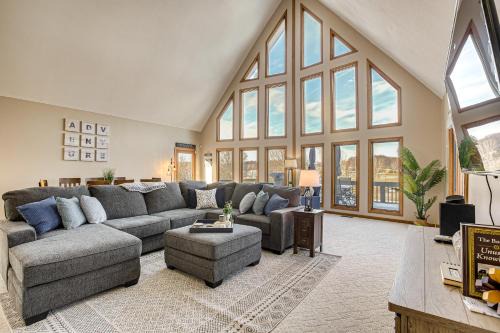 Apple Valley Casa | Apple Valley Home, Shared Golf Course On-Site