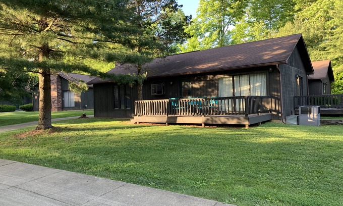 Apple Valley Condominio | Apple Valley Lake, Pools, Beaches and Parks! Guest Pass Avail. for a small fee.