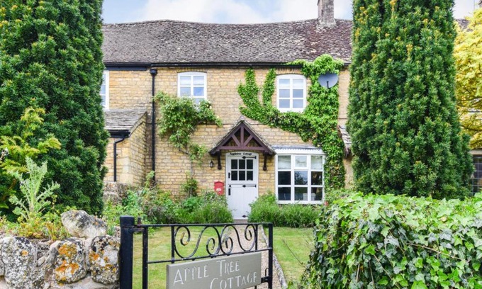 Bourton Casa | Appletree Cottage