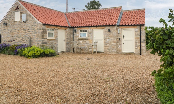 Harome Cabaña | APPLEWOOD COTTAGE, pet friendly, with a garden in Helmsley