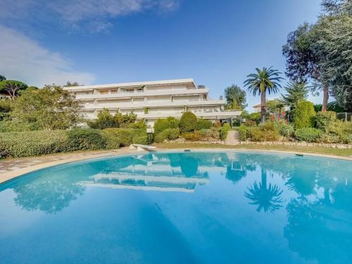 La Croix des Gardes Apartamento | Appt Croix des Gardes Piscine 5 Mn plage
