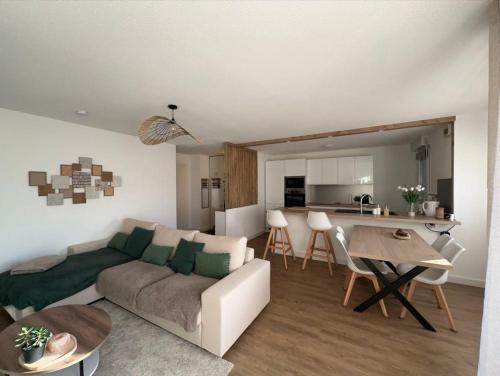 Grenade-sur-Garonne Apartamento | Appt entier 85m2 avec 2 chambres dont 1 suite parentale 1 bureau 1 canapé lit piscine
