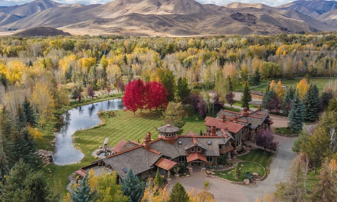 Hailey Casa | New Listing! -Après Lodge Ultimate Gathering Place for Family & Friends