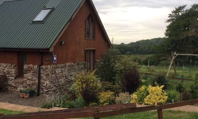 Farlam Cabaña | Apr/May 2 nights min. amazon fire stick,pets welc. wine /chocs inc.