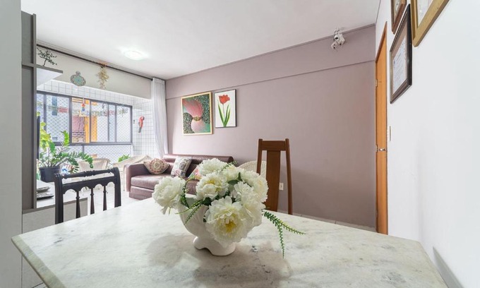 Casa Amarela Apartamento | Apt 2 quartos com varanda próximo Praça Casa Forte o bairro mais agradável do Recife ARN901