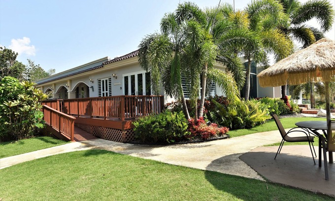 Aguadilla Apartamento | Apt. #2 - sleeps 4 Pool, Jacuzzi, pool table…, less than 5 min. from PR # 2
