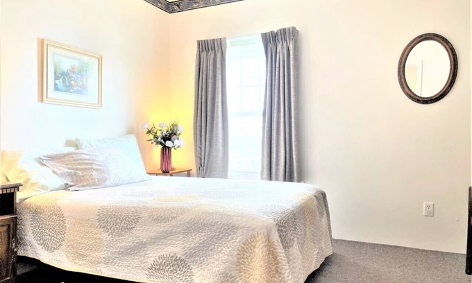 Paulding Apartamento | Apt. 5 - Ensuite Bath, Roku, Kitchenette, Full