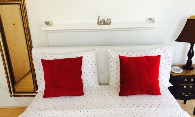CUF Apartamento | Apt #6 · Clean and park/view one bedroom apt OTR/UC