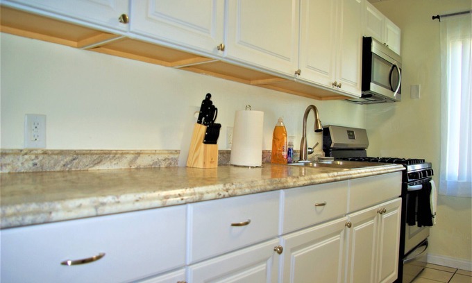 Logan Heights Apartamento | Apt #7, 2 bedroom / 1 bathroom, 8 min to Downtown!
