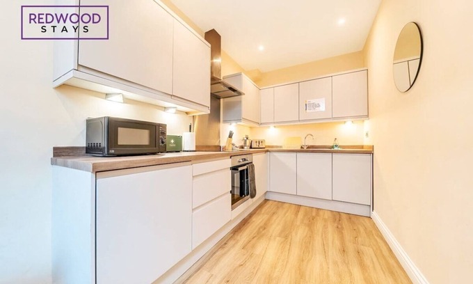 Basingstoke Apartamento | Apt Basingstoke Town Center + Netflix + FREE Wi-Fi