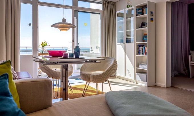 Fehmarn Apartamento | Magníficas vistas panorámicas, muebles de alta calidad, ambiente elegante.
