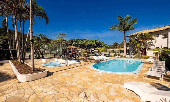 Ponta das Canas Apartamento | Apt Beautiful Condominium Foot on the Sand Rpb038