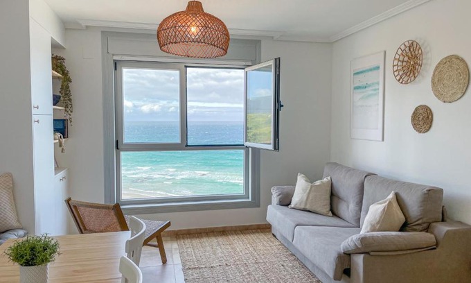 Malpica de Bergantinos Apartamento | Apt ILUKA Nuevo con vistas al mar